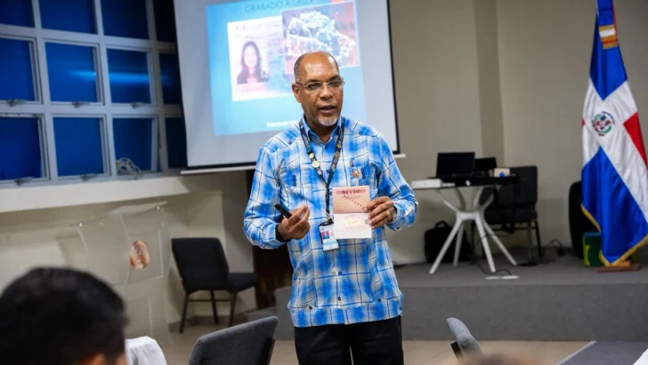 DGM capacita en detección documentos falsos y prevención de la corrupción DGM capacita en detección documentos falsos y prevención de la corrupción