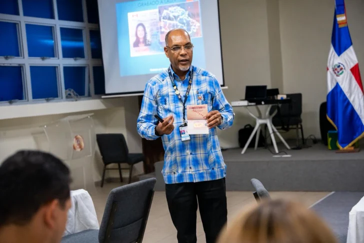 DGM capacita en detección documentos falsos y prevención de la corrupción