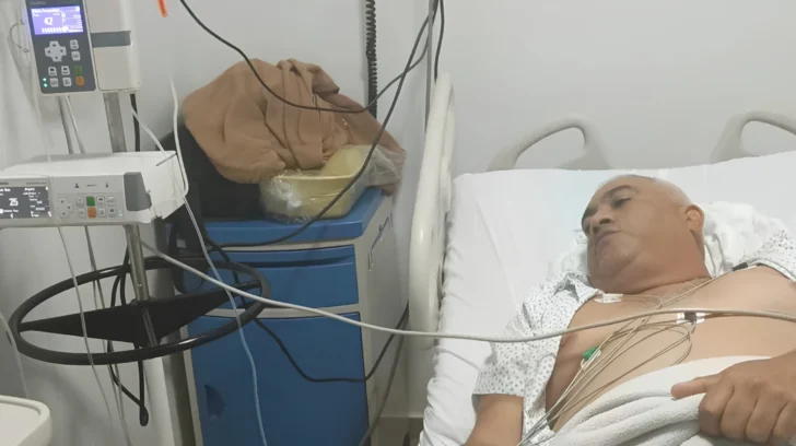 Con el tiempo en contra, familia busca ayuda para cirugía urgente de Luis Beltré