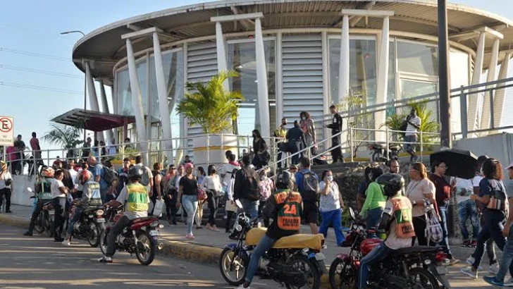 Avería en cambia-vía afecta operación del Metro en estación María Montez Avería en cambia-vía afecta operación del Metro en estación María Montez