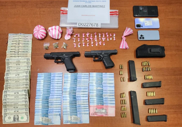 DNCD captura microtraficante con drogas y dos pistolas en Santiago