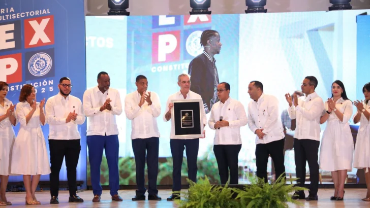 Entrega de RD$ 150 millones en créditos a través de Promipyme y becas para capacitaciones en tecnología del Indotel Entrega de RD$ 150 millones en créditos a través de Promipyme y becas para capacitaciones en tecnología del Indotel