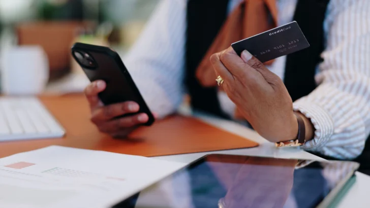 Recomendaciones para realizar compras seguras durante el Black Friday y la temporada navideña