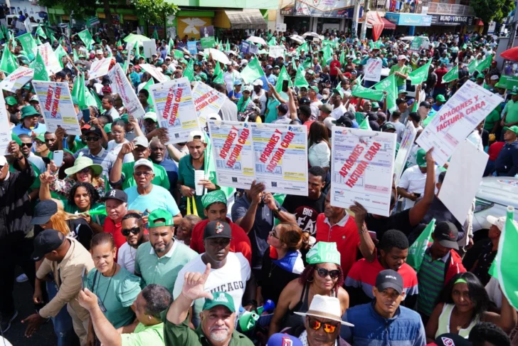 Fuerza del Pueblo realiza multitudinaria manifestación contra el Gobierno Fuerza del Pueblo realiza multitudinaria manifestación contra el Gobierno