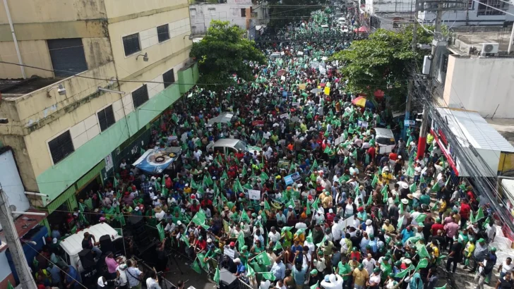 Fuerza del Pueblo realiza multitudinaria manifestación contra el Gobierno Fuerza del Pueblo realiza multitudinaria manifestación contra el Gobierno