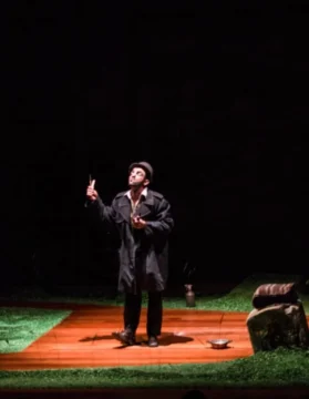  Con su presencia vibrante, Juan David, actor del grupo colombiano Mata Candela, reafirmó el compromiso del teatro latinoamericano con la memoria, la identidad y la expresión corporal como lenguaje universal.