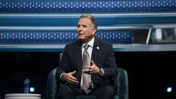 Steve Witkoff asesoró a Moscú sobre cómo negociar con Trump sobre Ucrania, según Bloomberg Steve Witkoff asesoró a Moscú sobre cómo negociar con Trump sobre Ucrania, según Bloomberg