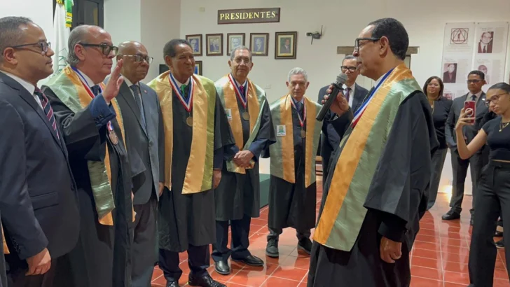 Eduardo Jorge Prats es investido como miembro de número de la Academia de Ciencias