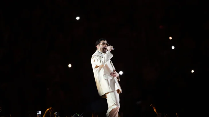 Bad Bunny hace vibrar Santo Domingo en el inicio de su esperada gira mundial