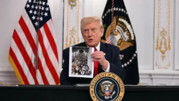 Trump: 'Suspenderé permanentemente la migración desde todos los países del tercer mundo' Trump: 'Suspenderé permanentemente la migración desde todos los países del tercer mundo'