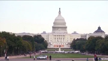 La Cámara Baja vota acuerdo que pondría fin al cierre de Gobierno más largo de la historia de EE. UU. La Cámara Baja vota acuerdo que pondría fin al cierre de Gobierno más largo de la historia de EE. UU.