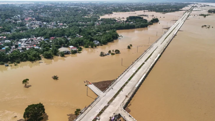 El tifón Fung-wong se aproxima a Taiwán mientras aumenta el número de muertos en Filipinas