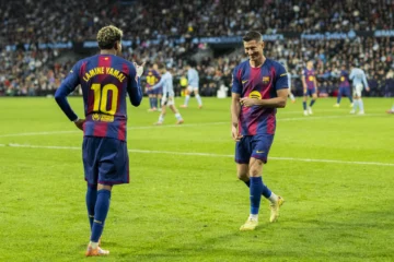 El Barcelona gana y se acerca al Real Madrid que solo empata El Barcelona gana y se acerca al Real Madrid que solo empata