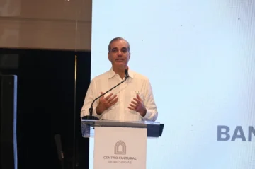 Banreservas inaugura Centro Cultural en el antiguo Hotel Mercedes de Santiago