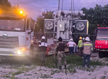 Edeeste traslada transformador a Miches y detienen director municipal por obstrucción Edeeste traslada transformador a Miches y detienen director municipal por obstrucción