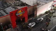 Al menos 23 muertos deja un incedio dentro de un almacén en México