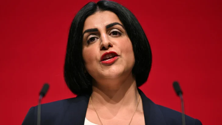 Reino Unido restringirá la protección y ayudas automáticas a solicitantes de asilo