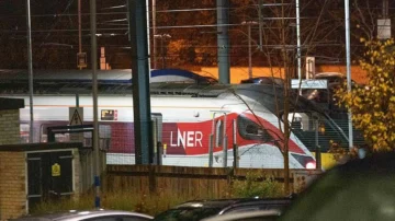 Diez heridos, nueve de ellos graves, en un ataque con arma blanca en un tren que se dirigía a Londres Diez heridos, nueve de ellos graves, en un ataque con arma blanca en un tren que se dirigía a Londres