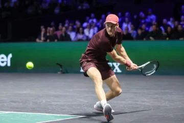 Sinner gana Masters 1.000 en París y vuelve a ser el número 1 mundial