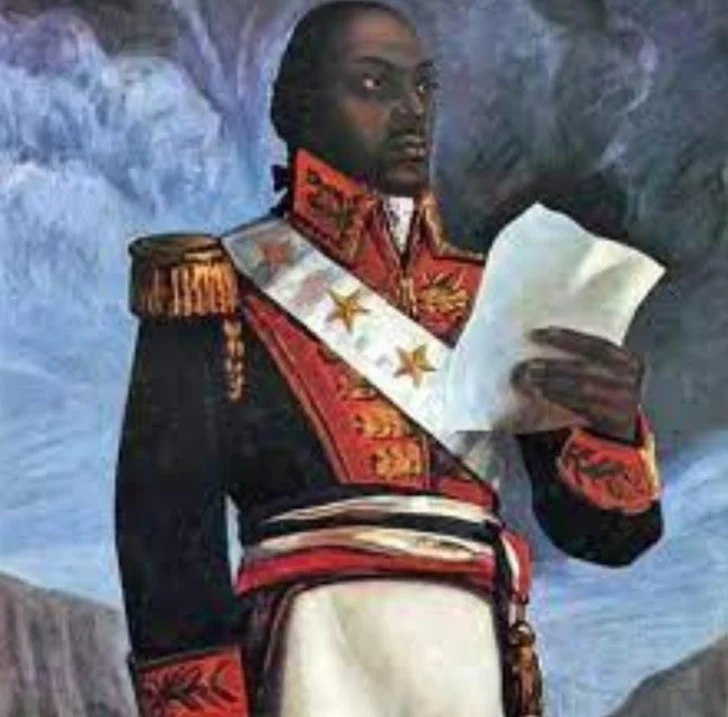 Toussaint Louverture luchó primero al lado de España y al darse cuenta de que a la corona española no le interesaba la libertad de los negros esclavos, se alió a la Francia revolucionaria.