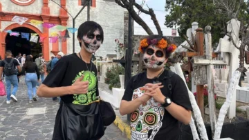 Mixquic honra a sus muertos mientras lidia con el turismo masivo Mixquic honra a sus muertos mientras lidia con el turismo masivo