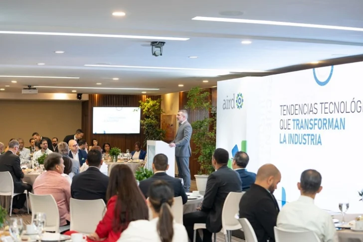  Juan José Attias, primer vicepresidente de la Directiva Nacional de la AIRD.