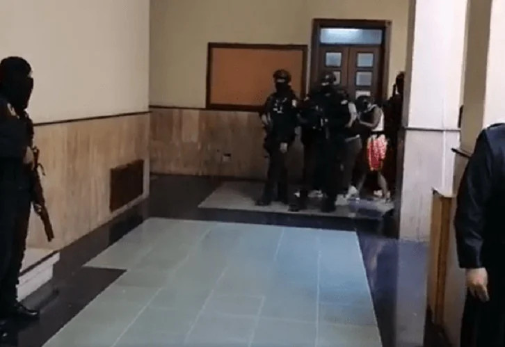 A prisión por matar a vecino con un garrote y luego echarle gasolina e insecticida para acelerar las llamas