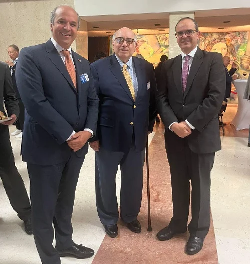 jpg-el-autor-acompanado