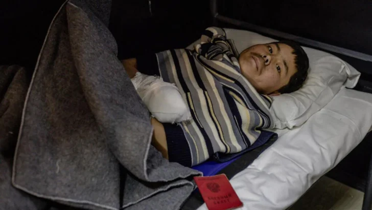 Dos soldados norcoreanos capturados en el frente ucraniano piden asilo a Corea del Sur