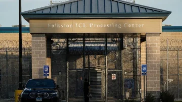 La administración Trump quiere convertir depósitos en centros de detención para migrantes