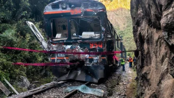 Perú: Accidente de tren en Machu Picchu deja al conductor muerto y a más de 40 pasajeros heridos Perú: Accidente de tren en Machu Picchu deja al conductor muerto y a más de 40 pasajeros heridos