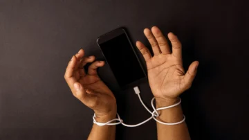 Cuáles son las 5 formas de violencia digital más comunes (y cómo protegerse) Cuáles son las 5 formas de violencia digital más comunes (y cómo protegerse)