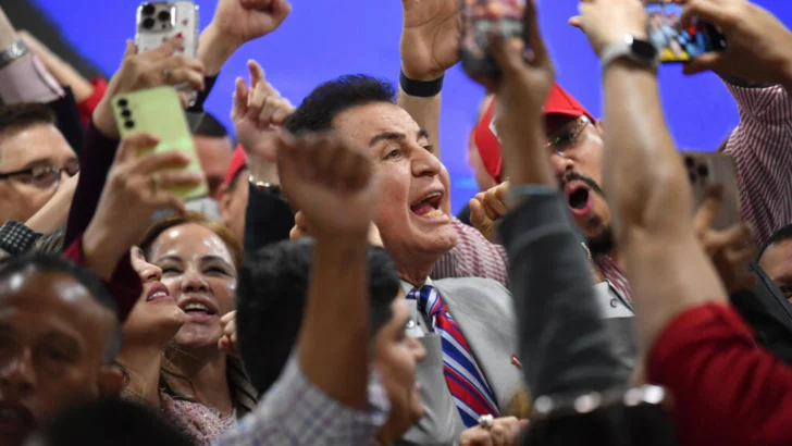 Nasralla denuncia robo electoral mientras Asfura mantiene ajustada ventaja en Honduras