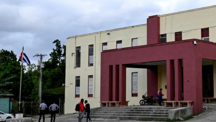 Cuba condena a cadena perpetua a exministro de Economía, Alejandro Gil, acusado de espionaje