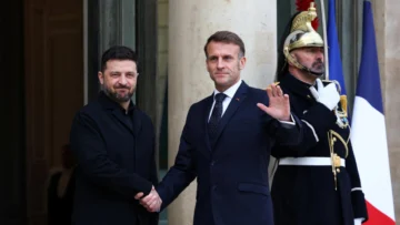 Zelenski se reúne con Macron en el Elíseo; Putin recibirá a Witkoff el martes para negociaciones sobre Ucrania