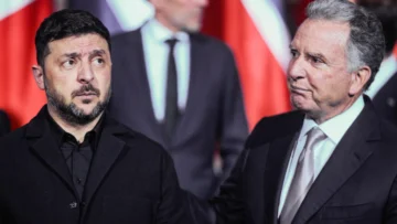 Zelenski afirma que propuestas de paz negociadas con EE. UU. serán presentadas a Rusia en cuestión de días Zelenski afirma que propuestas de paz negociadas con EE. UU. serán presentadas a Rusia en cuestión de días