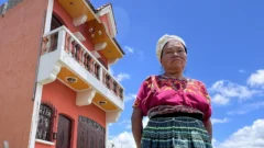 Casas de remesas: cómo el dinero que llega de EE.UU. transforma pueblos remotos en Guatemala