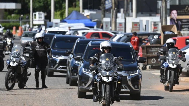 Bolsonaro ingresa al hospital para una cirugía en medio de importane dispositivo de seguridad