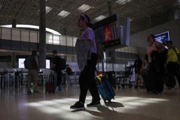 Cuatro aerolíneas internacionales se suman a la ola de suspensiones de vuelos en Venezuela