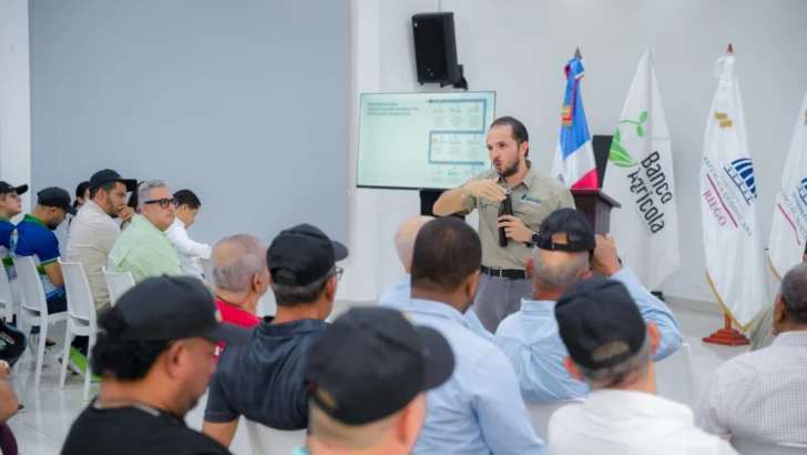 Productores de Montecristi y Dajabón recibirán RD$ 23 millones para proyectos de energía solar Productores de Montecristi y Dajabón recibirán RD$ 23 millones para proyectos de energía solar