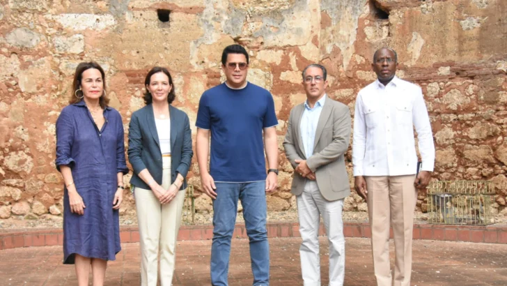 Ministro de Turismo reabre más calles en Ciudad Colonial Ministro de Turismo reabre más calles en Ciudad Colonial