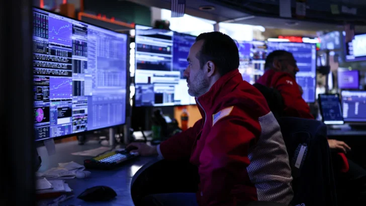 Wall Street cierra en rojo en jornada marcada por las caídas de las criptomonedas Wall Street cierra en rojo en jornada marcada por las caídas de las criptomonedas