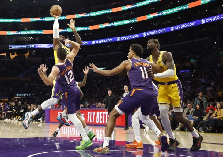 Suns sorprenden con paliza a los Lakers de Lebron James y Luka Doncic