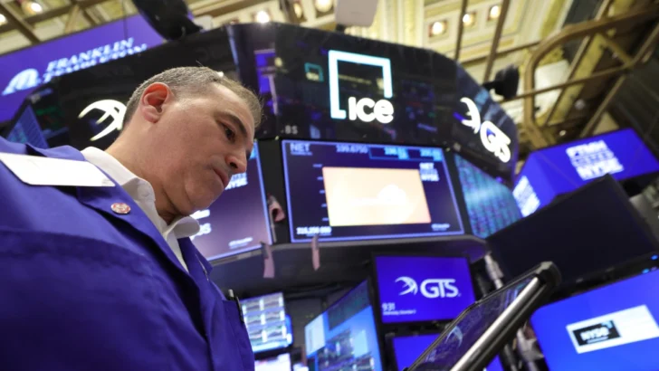 Wall Street cierra mixto tras conocerse datos laborales previos a reunión de la Fed Wall Street cierra mixto tras conocerse datos laborales previos a reunión de la Fed