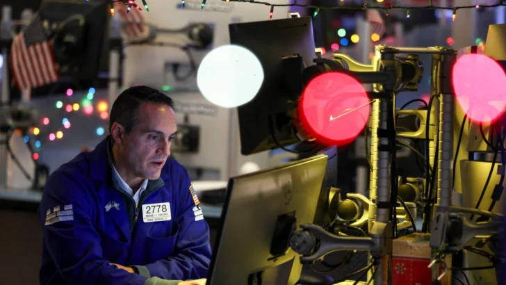 Wall Street baja a la espera de un previsible recorte de tasas de la Fed Wall Street baja a la espera de un previsible recorte de tasas de la Fed