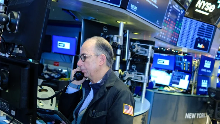 Wall Street cierra mixto por subida del desempleo en EEUU Wall Street cierra mixto por subida del desempleo en EEUU