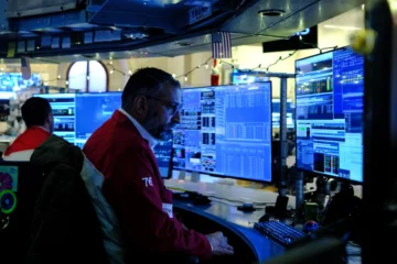 Wall Street cierra en rojo por preocupaciones sobre financiación de la IA Wall Street cierra en rojo por preocupaciones sobre financiación de la IA