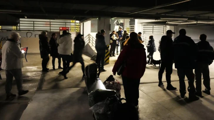 Ucrania: los habitantes están preocupados mientras el enviado viaja a Moscú