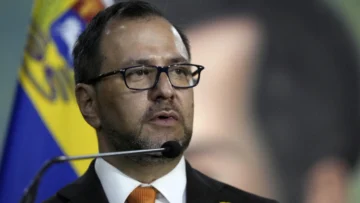 Venezuela dice que Irán le ofreció apoyo tras nueva intercepción de petrolero por EEUU