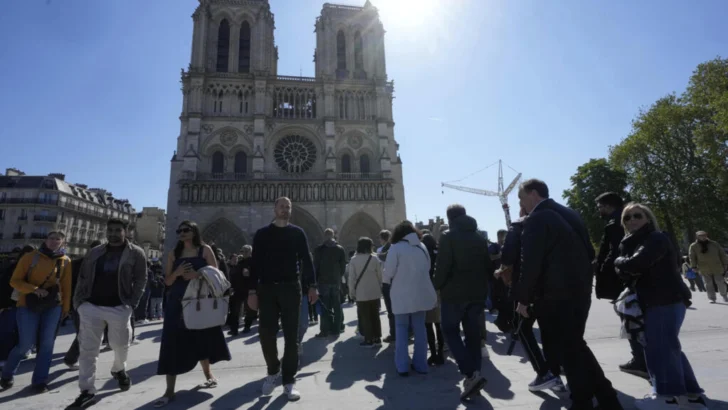 Notre-Dame de París rompe récords: más de 11 millones de visitantes un año después de su reapertura